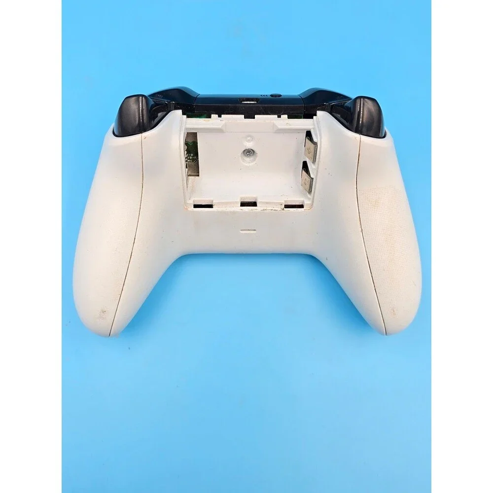 Microsoft Xbox Wireless Controller (Model 1708) for Xbox One and Windows PC